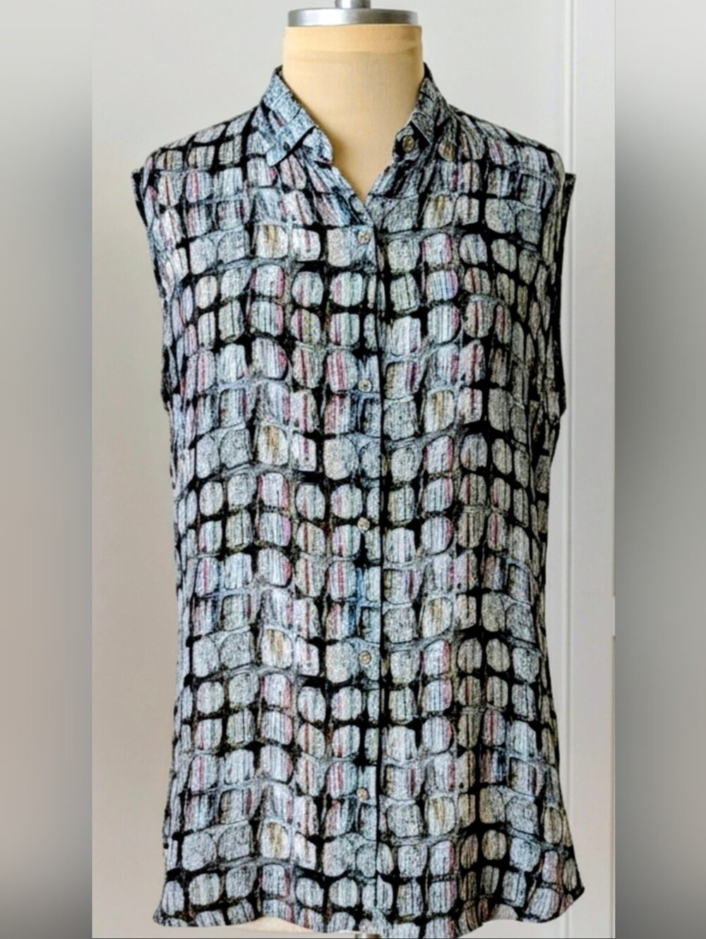 APNY APPAREL Sleeveless Artistic Motif Printed Blouse - Size M